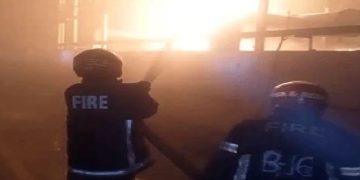 ময়মনসিংহে ফেব্রিক কারখানায় আগুন, মালিকপক্ষের দাবি ৫ কোটি টাকার ক্ষতি