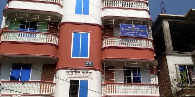 পটুয়াখালীতে জেলা খাদ্য অধিদপ্তরে বিজয় দিবসে উত্তলন হয়নি জাতীয় পতাকা