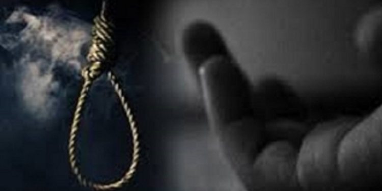 চাকরির খোঁজে ঢাকায় এসে এক কিশোরীর গলায় ফাঁস দিয়ে আত্মহত্যা
