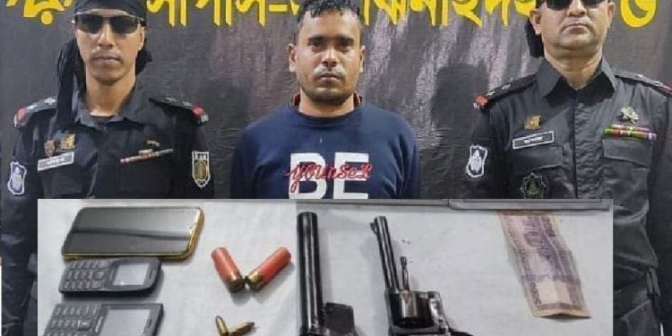 র‌্যাবের অভিযানে অস্ত্রসহ সাবেক সেনা সদস্য হত্যা মামলার প্রধান আসামী গ্রেফতার