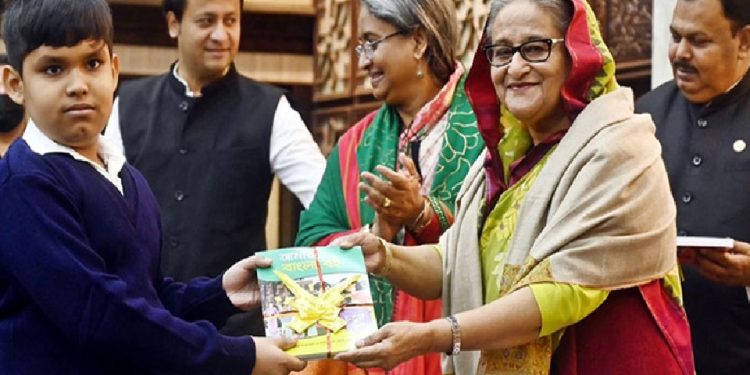 ২০২৪ শিক্ষাবর্ষের বই উৎসব উদ্বোধন করলেন প্রধানমন্ত্রী শেখ হাসিনা