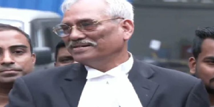 সাংবাদিকের প্রশ্নে ক্ষেপে গেলেন শাহজাহান ওমর
