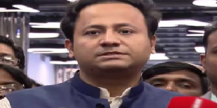 সংবিধান ও ধর্মীয় বিষয়ে আঘাত বা সংবেদনশীল কোন বিষয় ‘শরীফ থেকে শরীফা’গল্পে থেকে থাকলে তা পুনরায় বিবেচনা করা হবে: শিক্ষামন্ত্রী