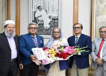 প্রধানমন্ত্রী শেখ হাসিনাকে অভিনন্দন জানালেন ঢাবি উপাচার্য