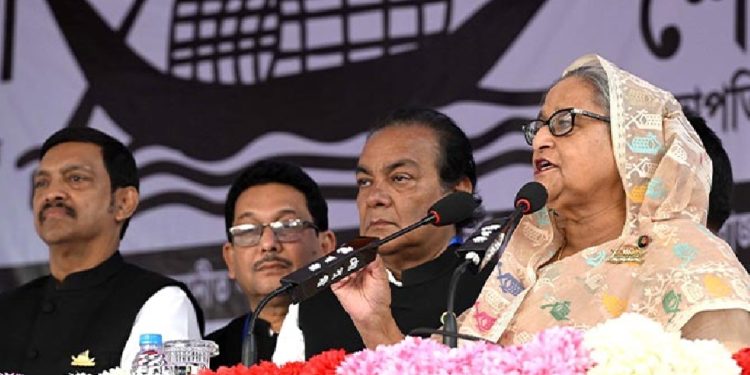 আমি জাতির পিতার কন্যা কারো কাছে মাথা নত করি না, মাথা নত করব না: শেখ হাসিনা