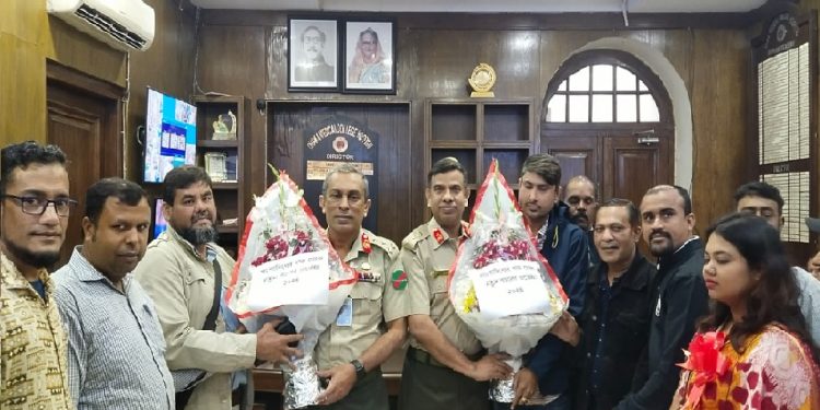 নতুন বছরে ঢামেকের পরিচালকদের সাথে সাংবাদিকদের শুভেচ্ছা বিনিময়