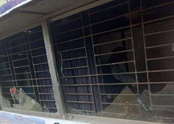 পুলিশ বক্সে হামলায় পুলিশ সদস্য আহত, আটক- ৩