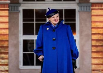 ৫২ বছর পর আকস্মিকভাবে সিংহাসন ছাড়ার ঘোষণা দিয়েছেন ডেনমার্কের রানি দ্বিতীয় মার্গ্রেথে