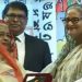 একুশে পদক তুলে দিলেন প্রধানমন্ত্রী শেখ হাসিনা