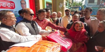 ২ হাজার শীতার্ত পরিবারের মাঝে শীতবস্ত্র বিতরণ