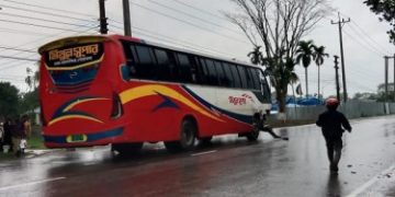 যাত্রীবাহী বাস ও মাইক্রোবাসের মুখোমুখি সংঘর্ষে ভাই-বোন নিহত