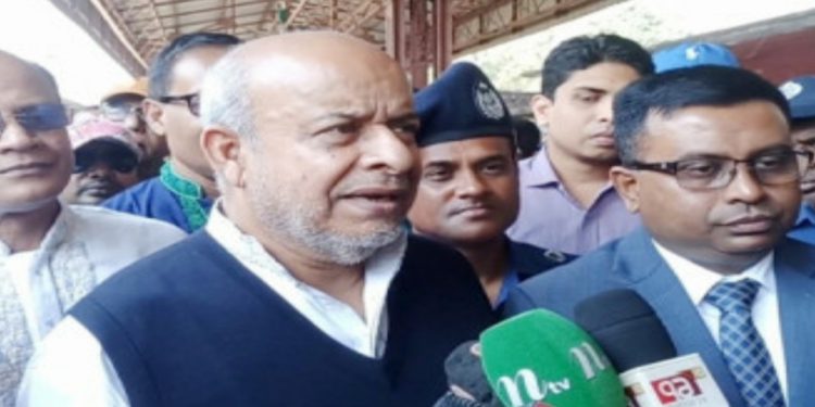 ঈদযাত্রায় যাত্রীদের বিশেষ সুবিধার্থে ট্রেন ও বগির সংখ্যা বাড়ানো হবে: জিল্লুল হাকিম