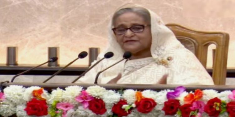 দলমত নির্বিশেষে মজুদদারদের বিরুদ্ধে কঠোর ব্যবস্থা গ্রহণ করতে জেলা প্রশাসকদের প্রধানমন্ত্রীর নির্দেশ