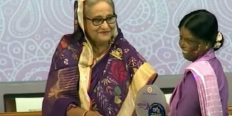নারী দিবসে বিভিন্ন ক্ষেত্রে অবদানের জন্য সম্মাননা পেলেন ৫ জয়িতা