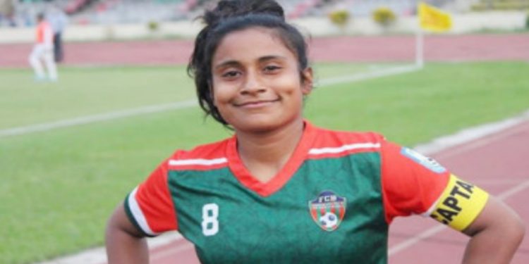 সন্তান প্রসবের পর মৃত্যুবরণ করেছেন সাফ জয়ী ফুটবলার রাজিয়া খাতুন