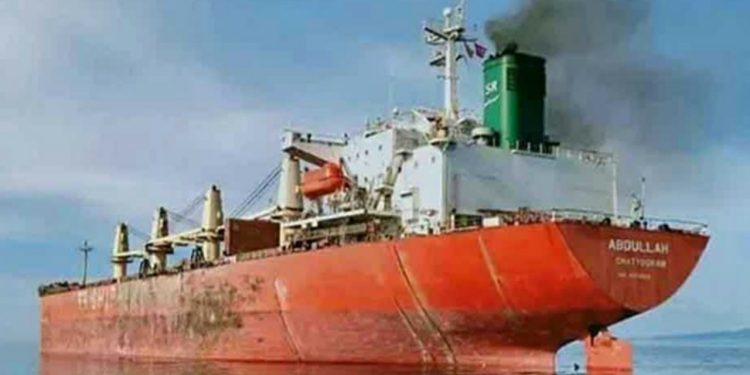 জিম্মি নাবিকদের খাবারে ভাগ বসাচ্ছে জলদস্যুরা