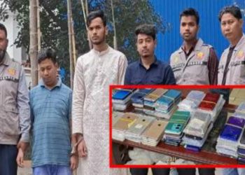 দেশেই বিভিন্ন নামি-দামি ব্যান্ডের নকল মোবাইল ফোন বানিয়ে অনলাইন ও কুরিয়ার সার্ভিসে বিক্রি