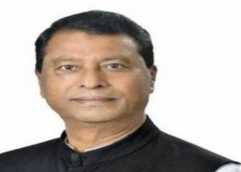 ঈদের ছুটির আগেই শ্রমিকদের বেতন-বোনাস দেওয়া হবে, শ্রমিক ছাঁটাই করা হবে না: শ্রম প্রতিমন্ত্রী