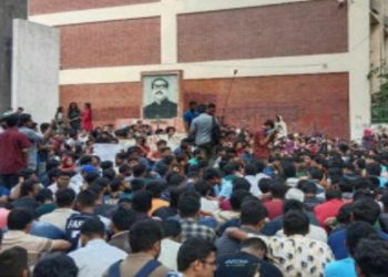 বুয়েটকে ছাত্ররাজনীতির আওতামুক্ত রাখতে প্রধানমন্ত্রীর হস্তক্ষেপ কামনা করেছেন শিক্ষার্থীরা