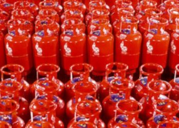 ভোক্তাপর্যায়ে কমেছে এলপিজির দাম, আজ সন্ধ্যা থেকেই কার্যকর