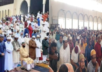 জুমাতুল বিদায় জাতীয় মসজিদ বায়তুল মোকাররমে মুসল্লিদের ঢল