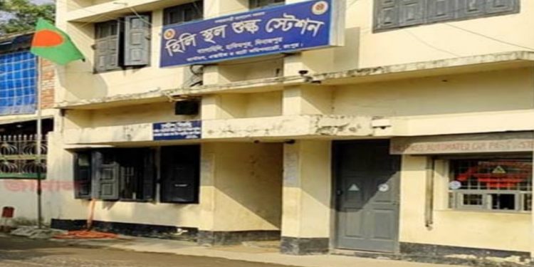 হিলি বন্দরে আমদানি-রপ্তানি কার্যক্রম বন্ধ