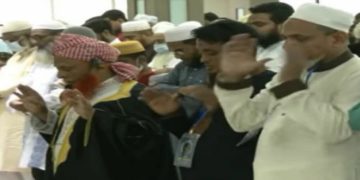সৌদি আরবের সঙ্গে মিল রেখে রাজধানীতে ঈদুল ফিতরের নামাজ আদায়