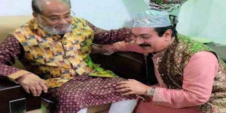 জি এম কাদেরের পা ছুঁয়ে সালাম করলেন বহিষ্কৃত মহাসচিব রাঙ্গা