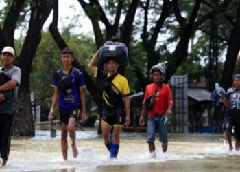 অতি বৃষ্টির কারণে ভূমিধসে ইন্দোনেশিয়ায় নিহত-১৫