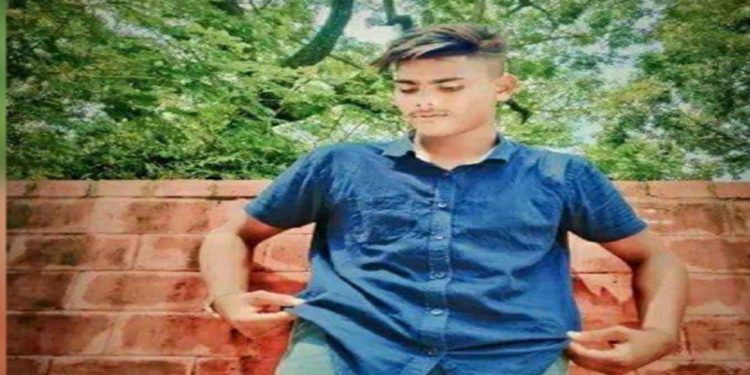 মোটরসাইকেল কিনে না দেওয়ায় বাবার সঙ্গে অভিমান করে স্কুলছাত্রের আত্মহত্যা