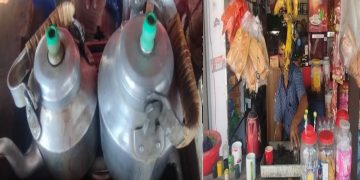 তীব্র গরমে চায়ের দোকানে ক্রেতা কম হওয়ায় নিম্ন আয়ের চা ব্যবসায়ীরা হতাশ