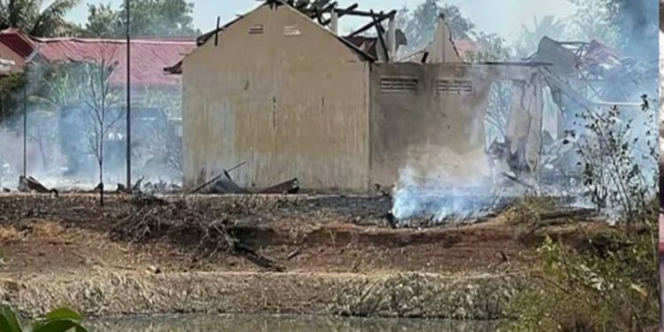 সেনাঘাঁটিতে বিস্ফোরণে ২০ সেনার মৃত্যু 