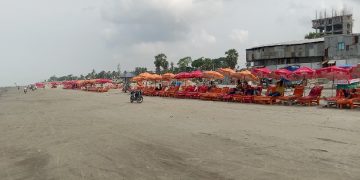 অস্বাভাবিক তাপমাত্রার কারণে কুয়াকাটা পর্যটনকেন্দ্রে কমে গেছে পর্যটক