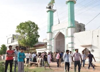 মসজিদের ভেতর ঘুমন্ত মাওলানাকে পিটিয়ে হত্যা