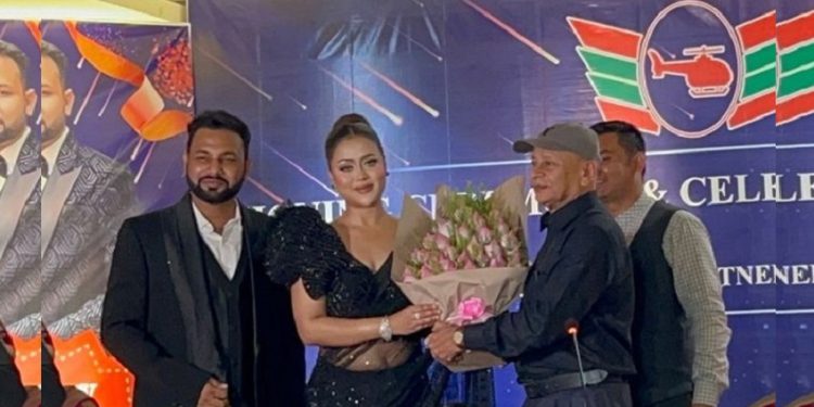 হেলিকপ্টার ব্যাবসায় নামলেন সীমান্ত-বারিশ দম্পতি