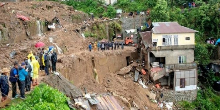 ঘূর্ণিঝড় রেমালের প্রভাবে ভারতে ভারী বর্ষণ ও ভূমিধসে নিহত- ৩৬