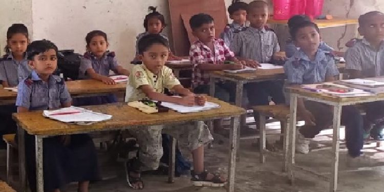 তাপপ্রবাহের ছুটি শেষে আজ খুলেছে সব শিক্ষাপ্রতিষ্ঠান, মানতে হবে যেসব নির্দেশনা