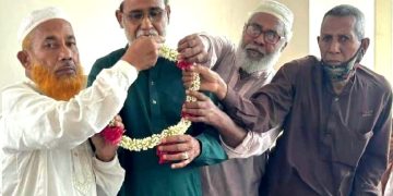 পত্নীতলায় নব নির্বাচিত চেয়ারম্যান ও ভাইস চেয়ারম্যানকে সংবর্ধনা