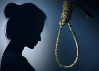 এসএসসি পরীক্ষার পর প্রেম করে বিয়ে অবশেষে স্বামীর উপর অভিমান করে আত্মহত্যা