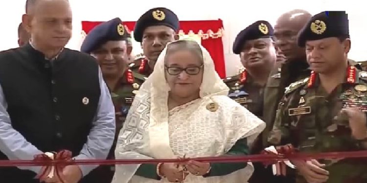সামরিক বাহিনীর দুই ভবন উদ্বোধন করলেন প্রধানমন্ত্রী শেখ হাসিনা