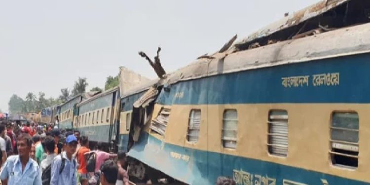 গাজীপুরে দুই ট্রেনের সংঘর্ষে আহত- ৫০