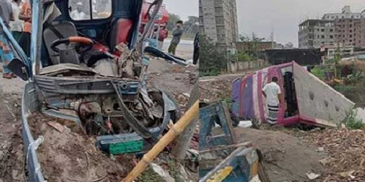 যাত্রাবাড়ীতে বাস-পিকআপ সংঘর্ষে নিহত- ২