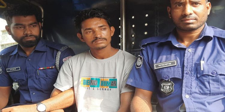 বউ-বান্ধবী মিলে অন্য যুবকের সাথে অনৈতিক সম্পর্কে লিপ্ত দেখায় স্ত্রীকে খুন