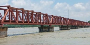 বাড়ছে তিস্তার পানি, নদীপাড়ের মানুষের মাঝে আতঙ্ক