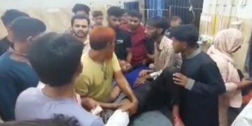 বাসের সিরিয়াল নিয়ে নাটোরে দু’পক্ষের সংঘর্ষে গুলিবিদ্ধসহ আহত- ৮