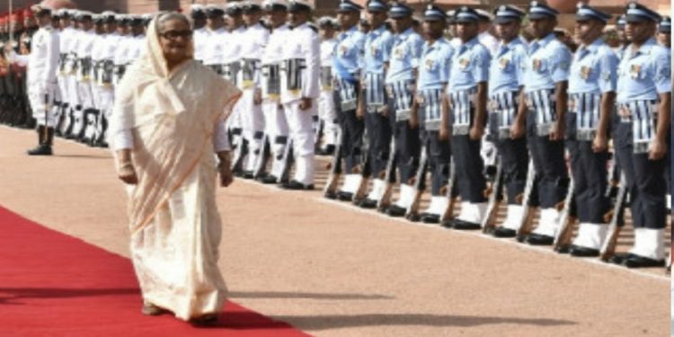 ভারতের রাষ্ট্রপতি ভবনে প্রধানমন্ত্রী শেখ হাসিনাকে লালগালিচা সংবর্ধনা