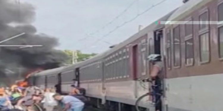 স্লোভাকিয়ায় বাস-ট্রেন সংঘর্ষে নিহত- ৬, আহত- ৫