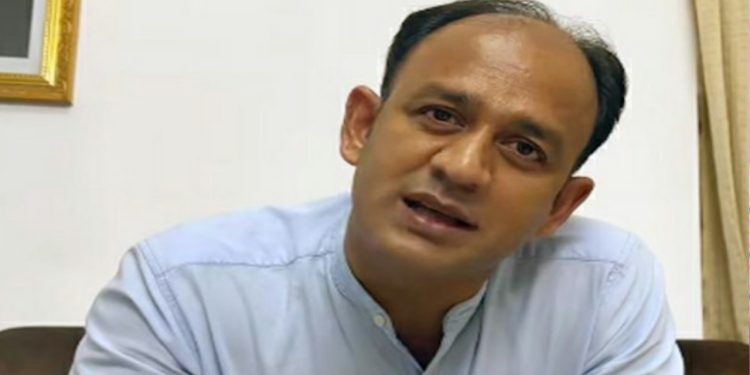 হত্যার হুমকি জানতে পেরে থানায় জিডি করেলেন ব্যারিস্টার সুমন