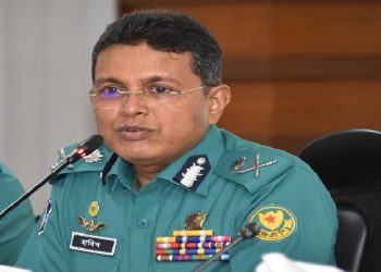 ট্রাফিক আইন মেনে সবাইকে সচেতন হওয়ার আহ্বান জানিয়েছেন ডিএমপি কমিশনার
