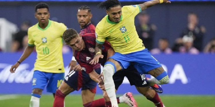 শেষ পর্যন্ত ব্রাজিলকে আটকে দিয়েছে কোস্টারিকা